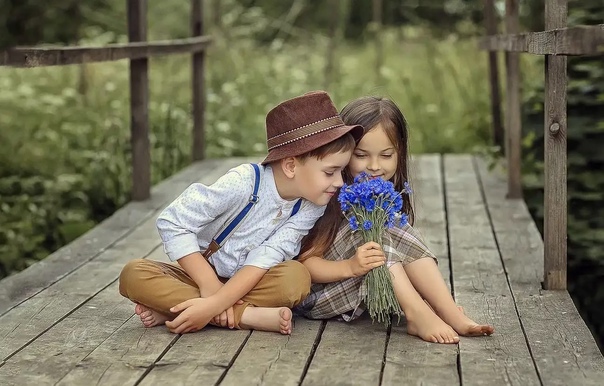 Пойдём со мной по колее степной дороги..