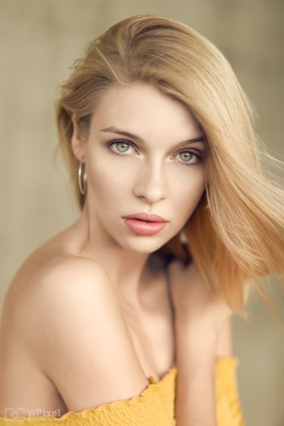 Засудила