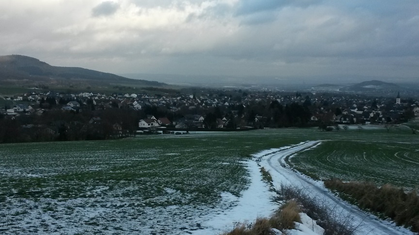 Все то же я ношу уж восемь лет подряд