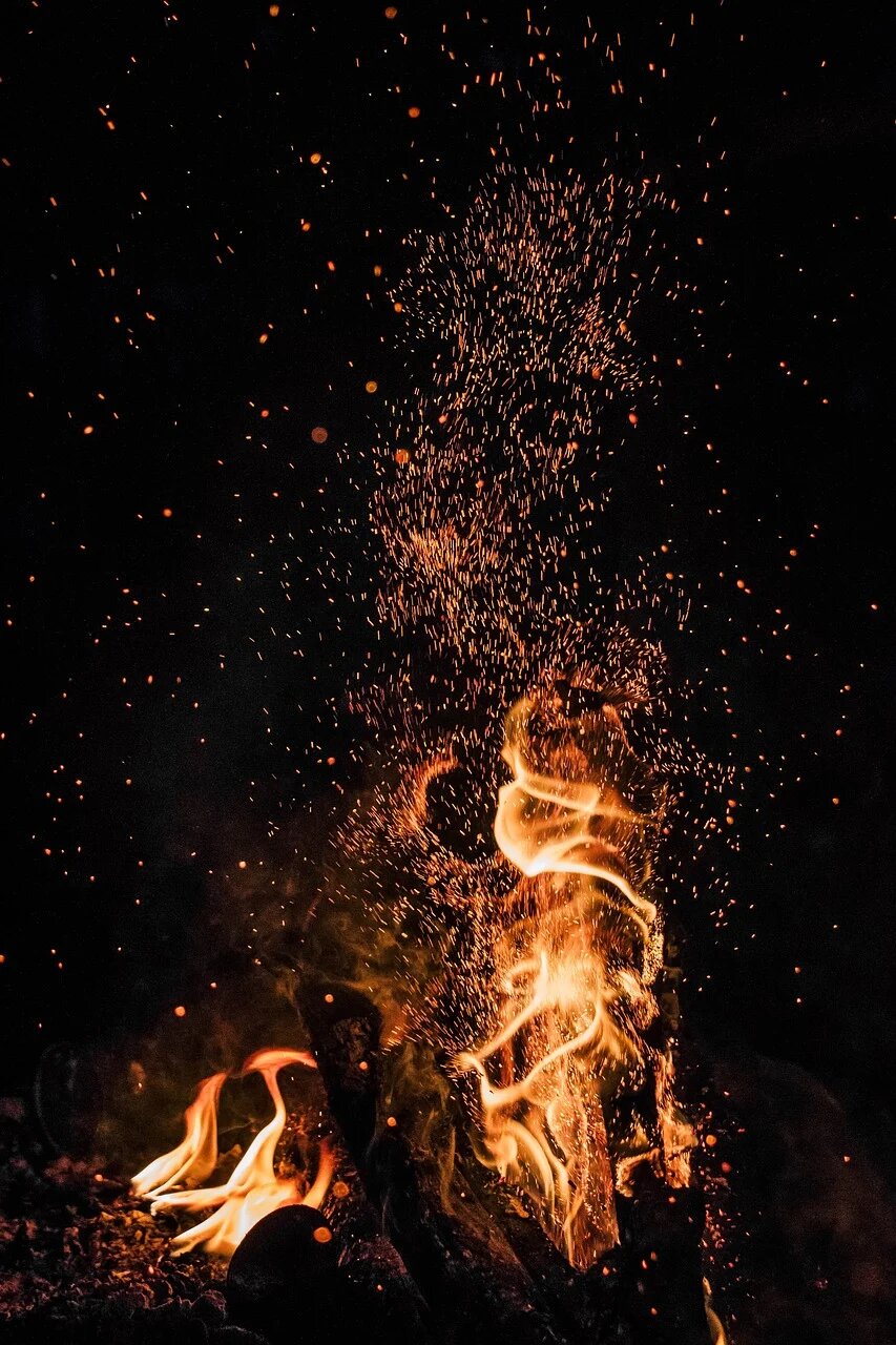 Лёг и растаял снег...