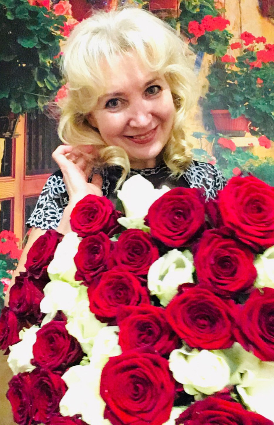 Ярче всех прекрасных роз. Посвящение С. Т. 13525