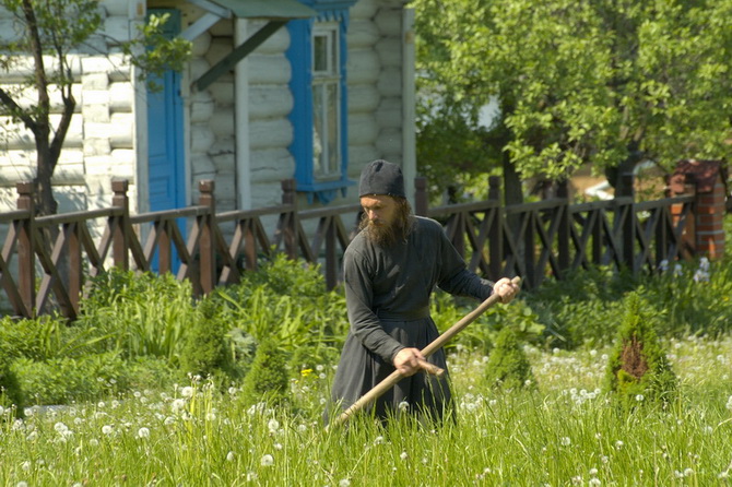 Не побеждай зло злом, а побеждай зло добром?