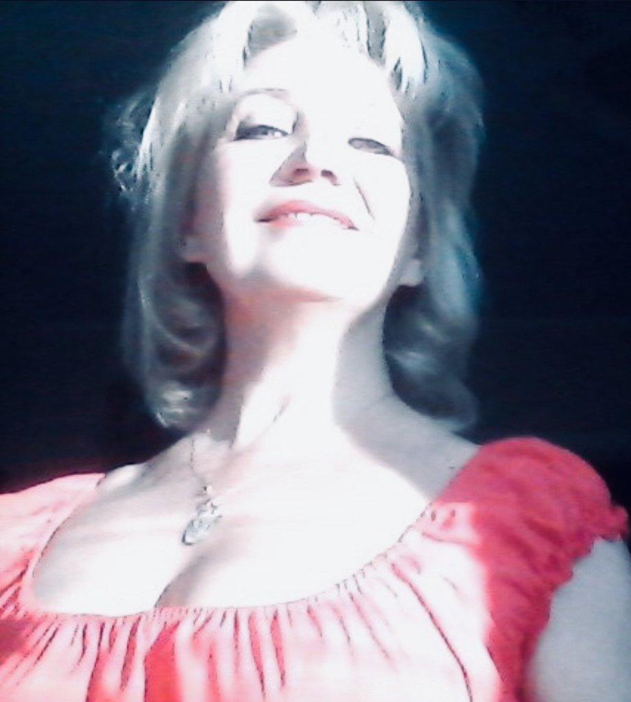 Солнцем дней озарена. Посвящение С. Т. 13814