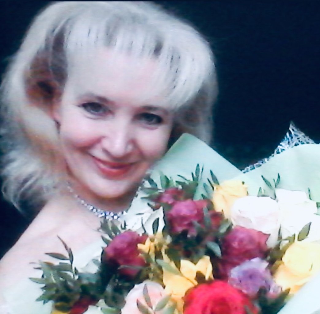 Ты улыбаешься. Посвящение С. Т. 13863