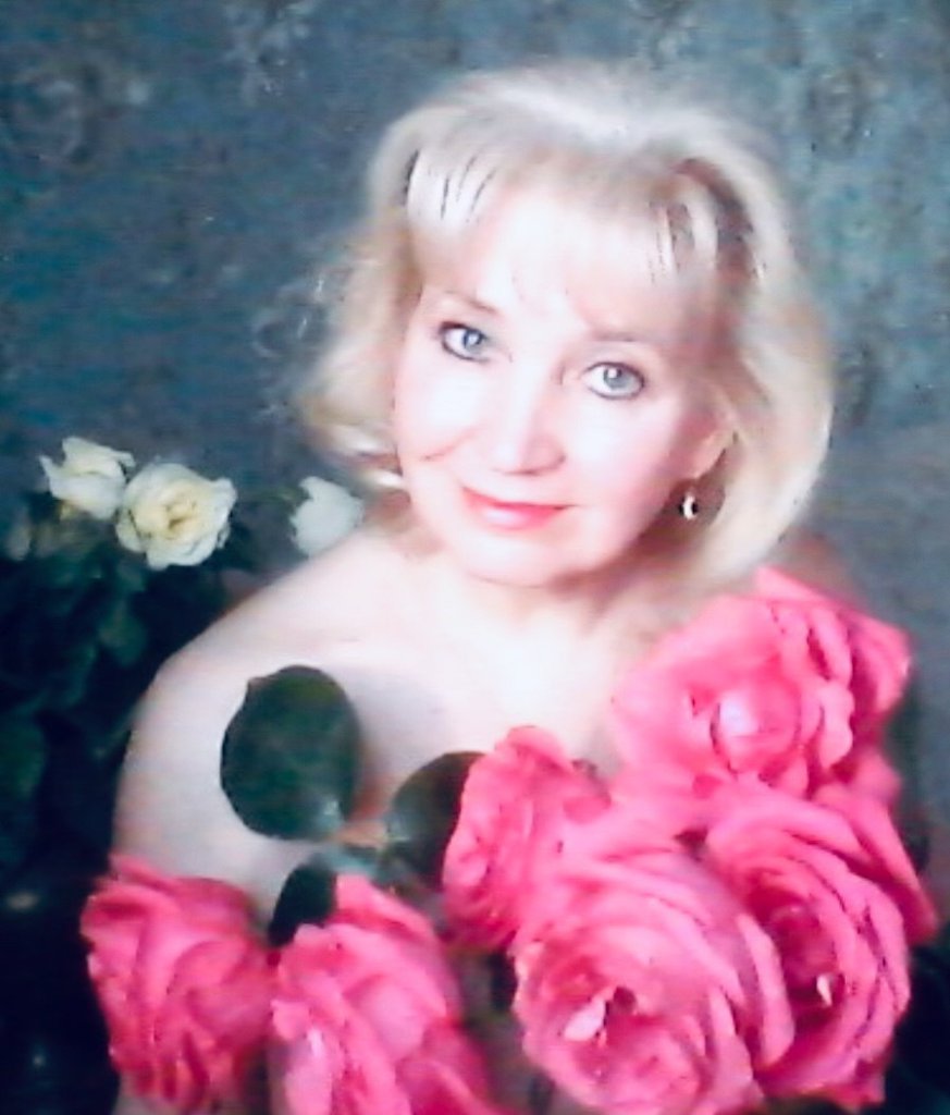 Среди чудесных алых Роз. Посвящение С. Т. 13876