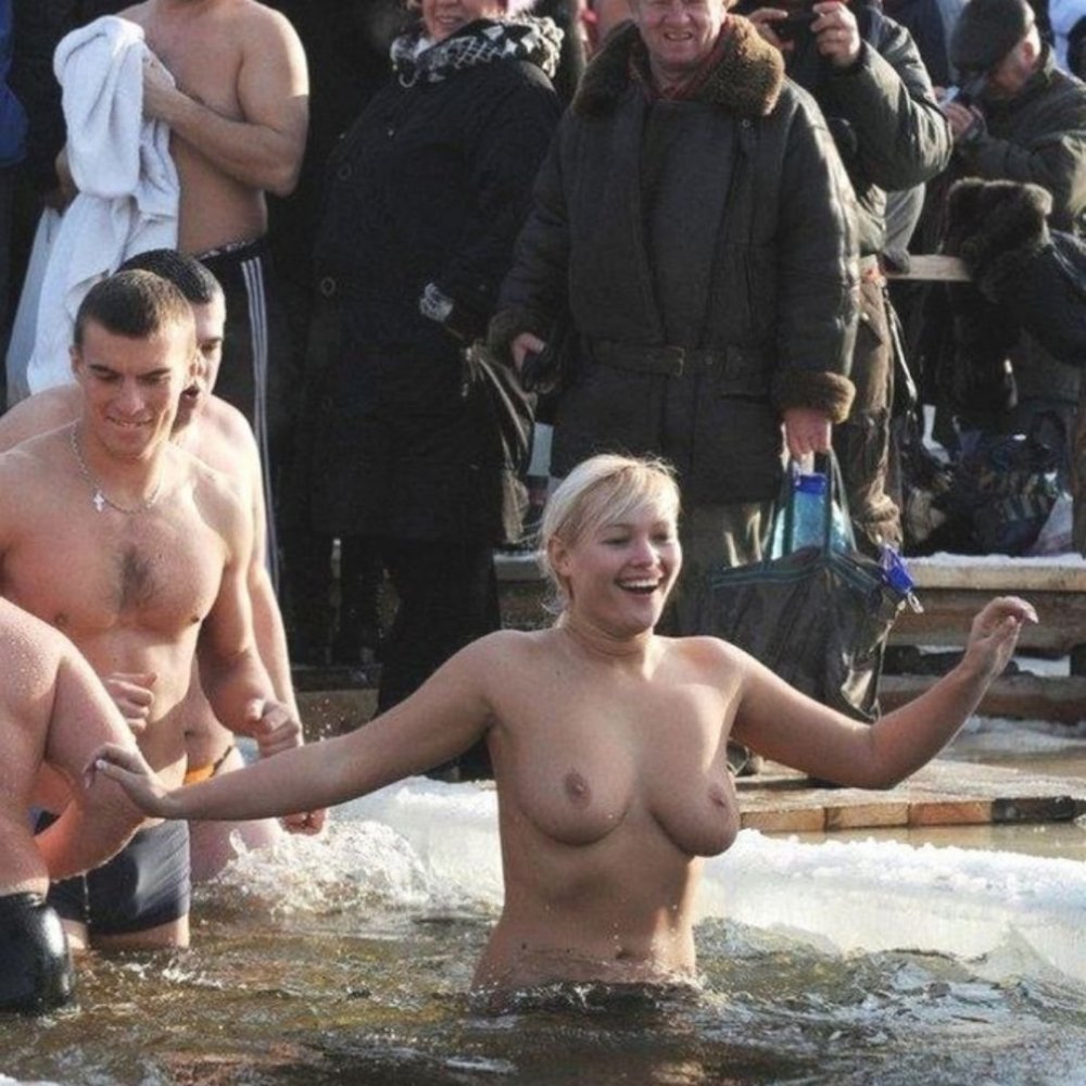 женщины голый купаются фотки фото 93