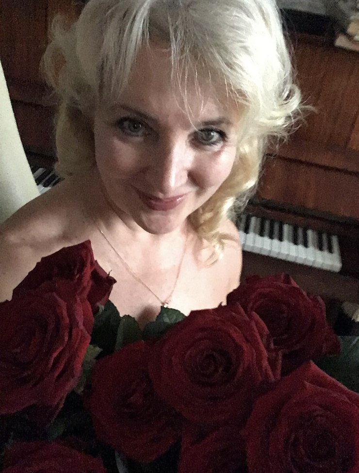 Соткана из света. Посвящение С. Т. 14006