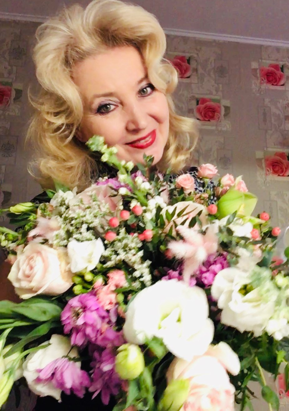 Сияя светлой красотой. Посвящение С. Т. 14082