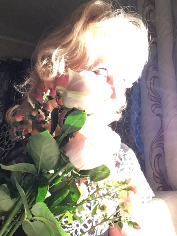 Солнцем дней озарена. Посвящение С. Т. 14187