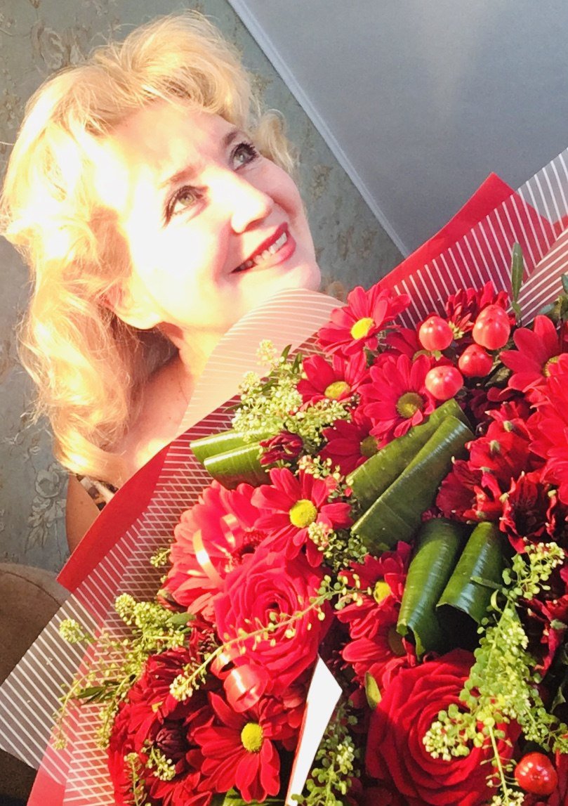 Ты улыбаешься. Посвящение С. Т. 14196