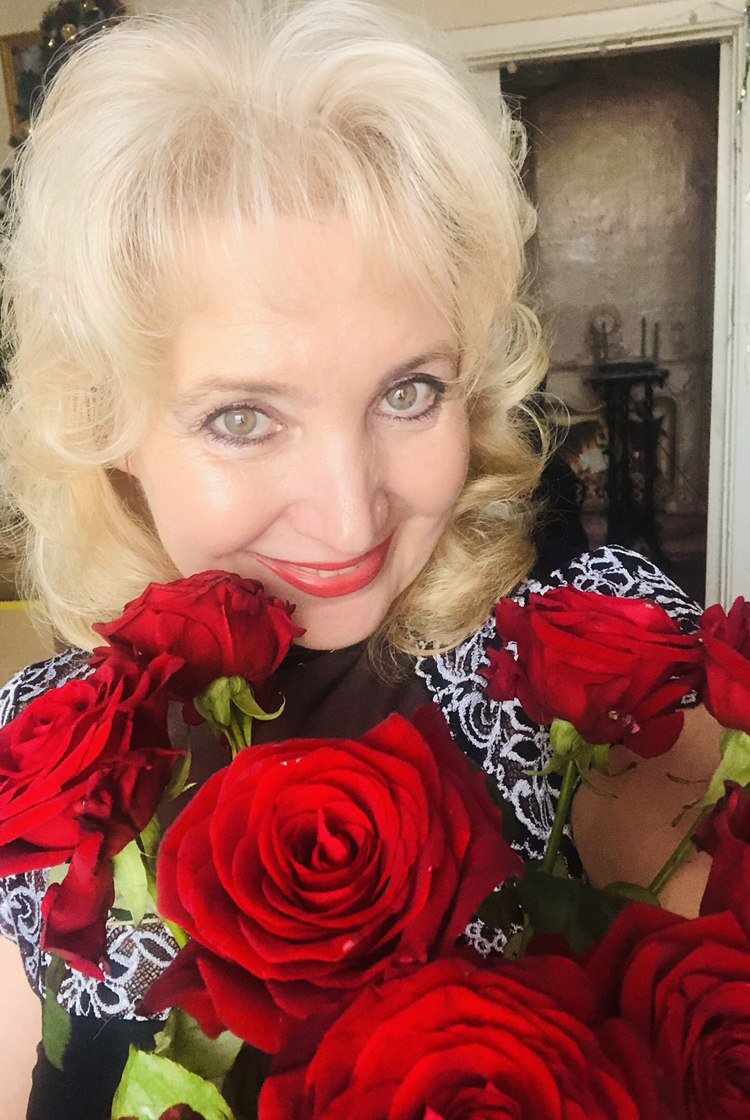 Любовью век сияя. Посвящение С. Т. 14141