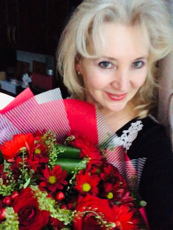 Красотой сияя. Посвящение С. Т. 14164