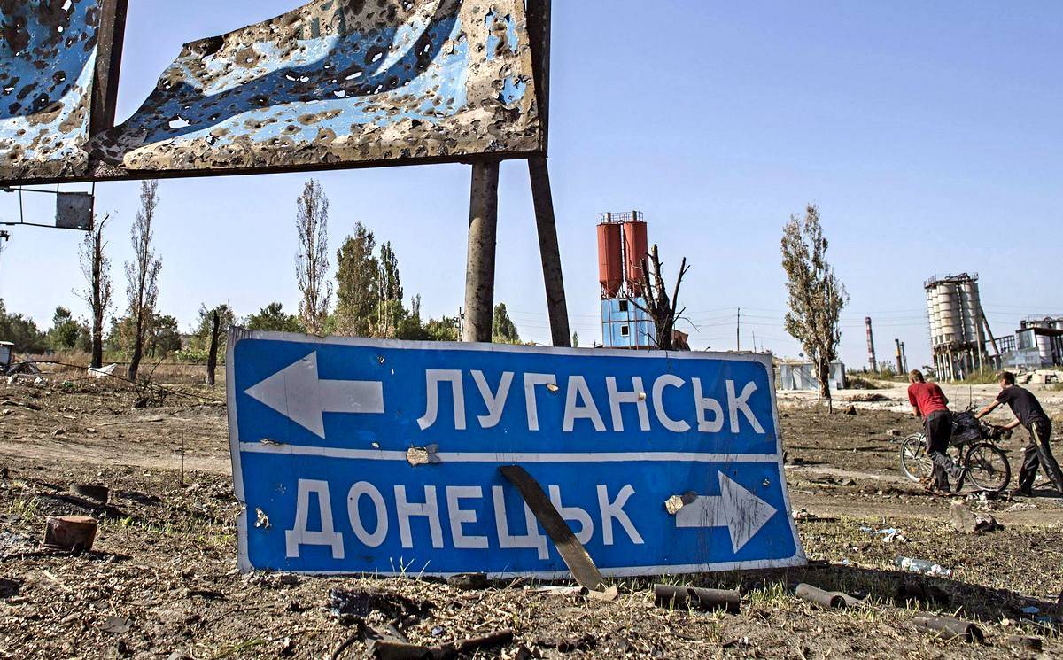 В Луганске и Донецке