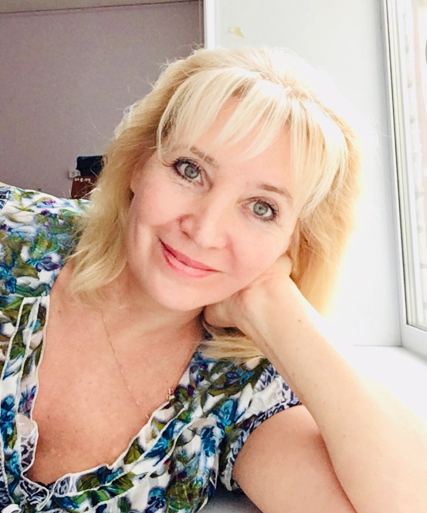 Солнцем дней озарена. Посвящение С. Т. 14302