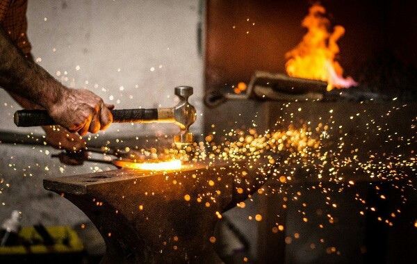 Камень и Железо