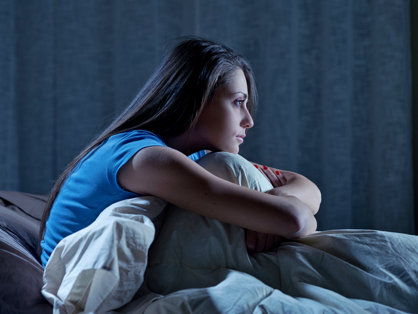 Девушка знакомится. Красивая девушка ночью. Самые красивые девушки красноярска. Фотосессия ночью. Женщина сидиттв телефоне.