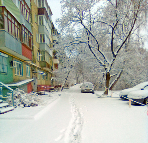 3-го апреля всё вокруг в снегу
