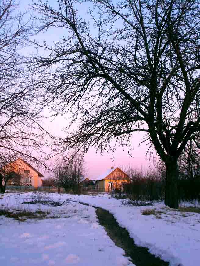 Мы не там, где нас враг сможет пикой достать