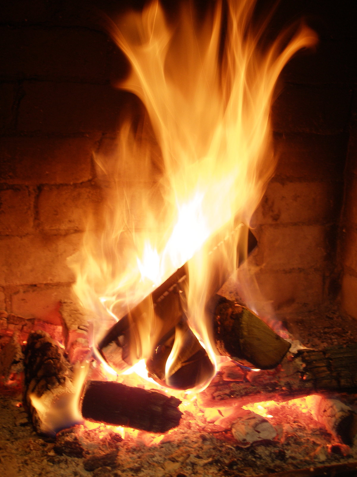 И смолистый густой дымок