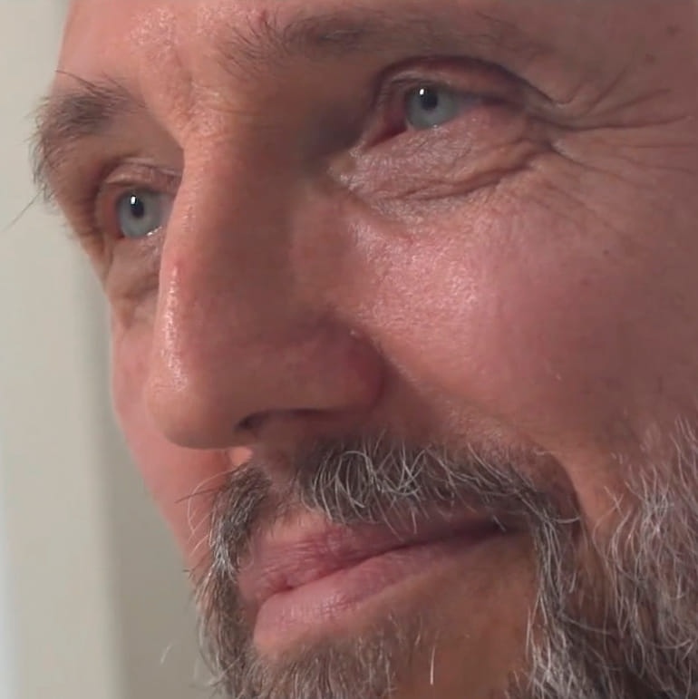 Помолчать бы нам всем...