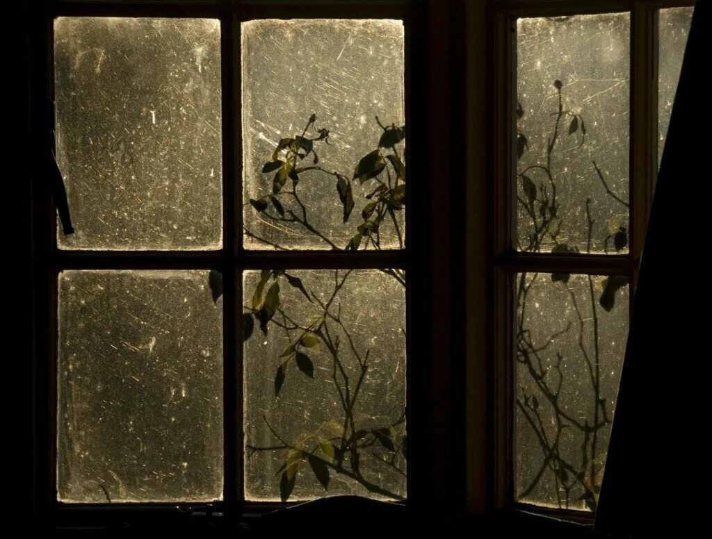 Почему во время войны на окнах рисовали кресты