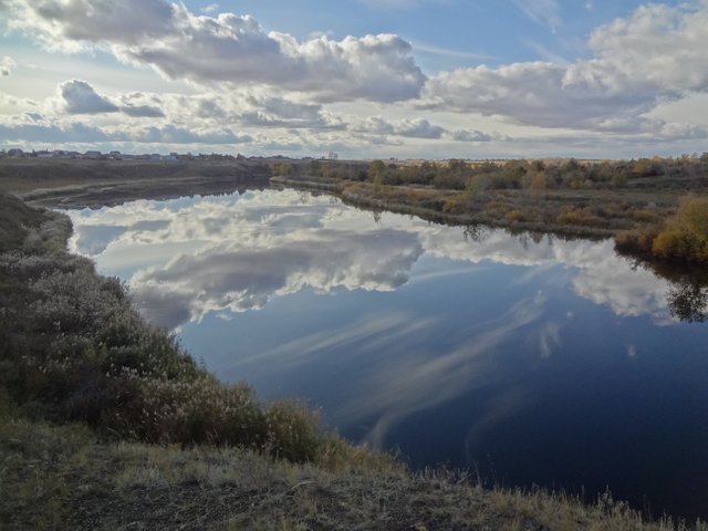 День облачный при удивительной природе