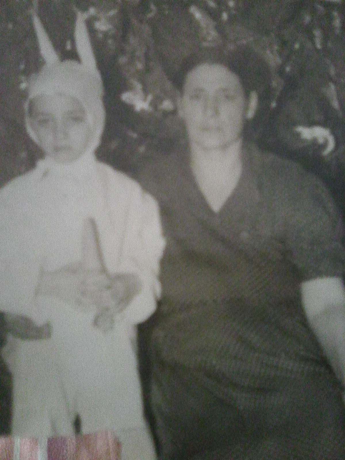 Фото в старой рамочке...