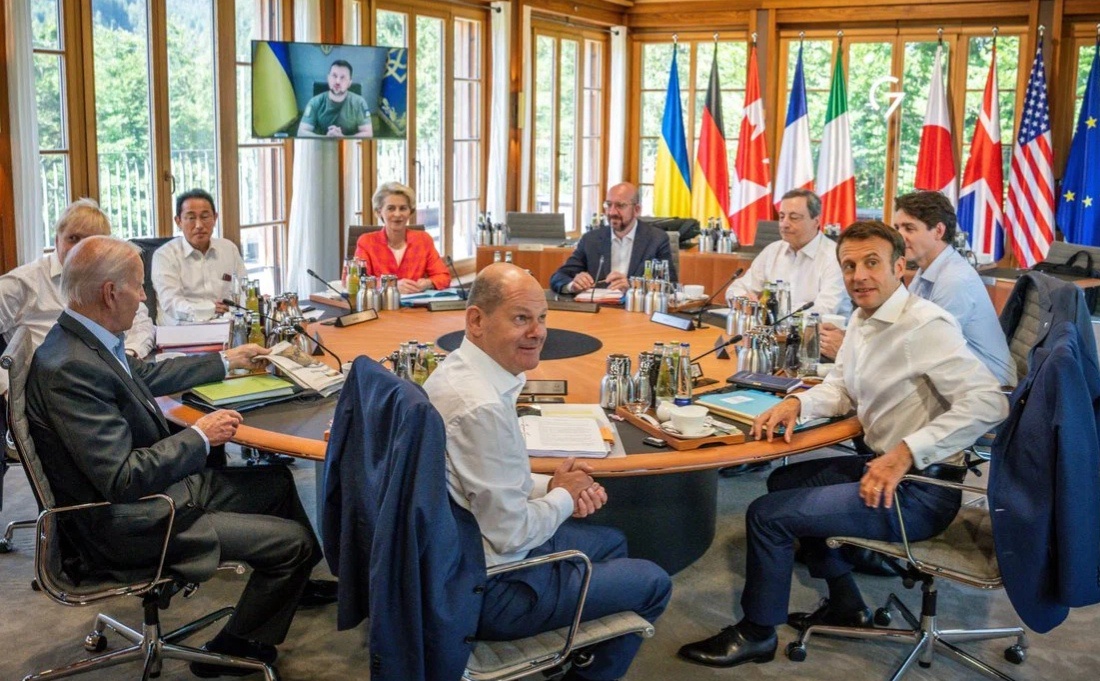 Не ждите от безумцев здравых дел! ZOV