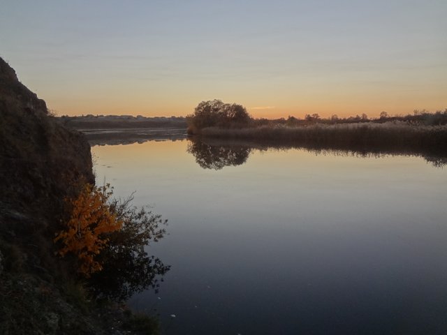 День уходит утомленный