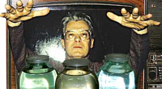 У экрана занимаем мы места...