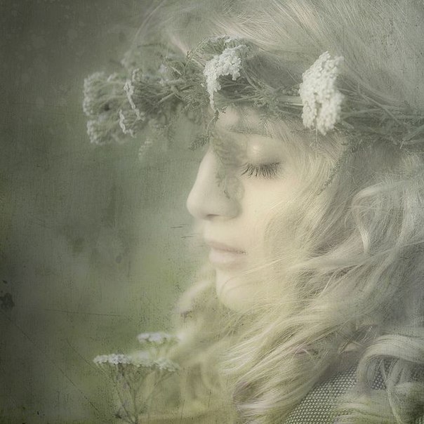 Рисунок дебюсси девушка с волосами цвета льна