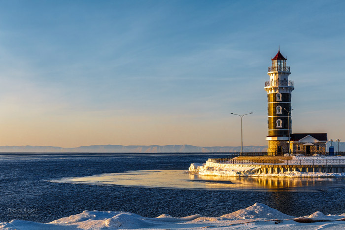 Наш бриг плывёт