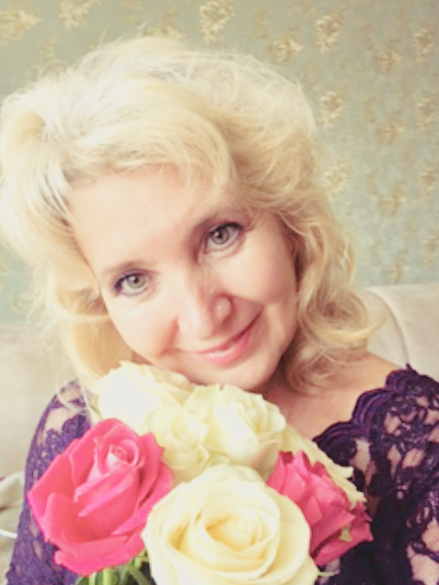 Роз прекрасней. Посвящение С. Т. 14946