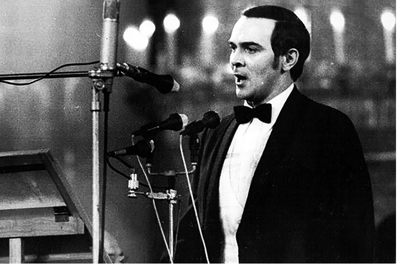 Муслиму Магомаеву