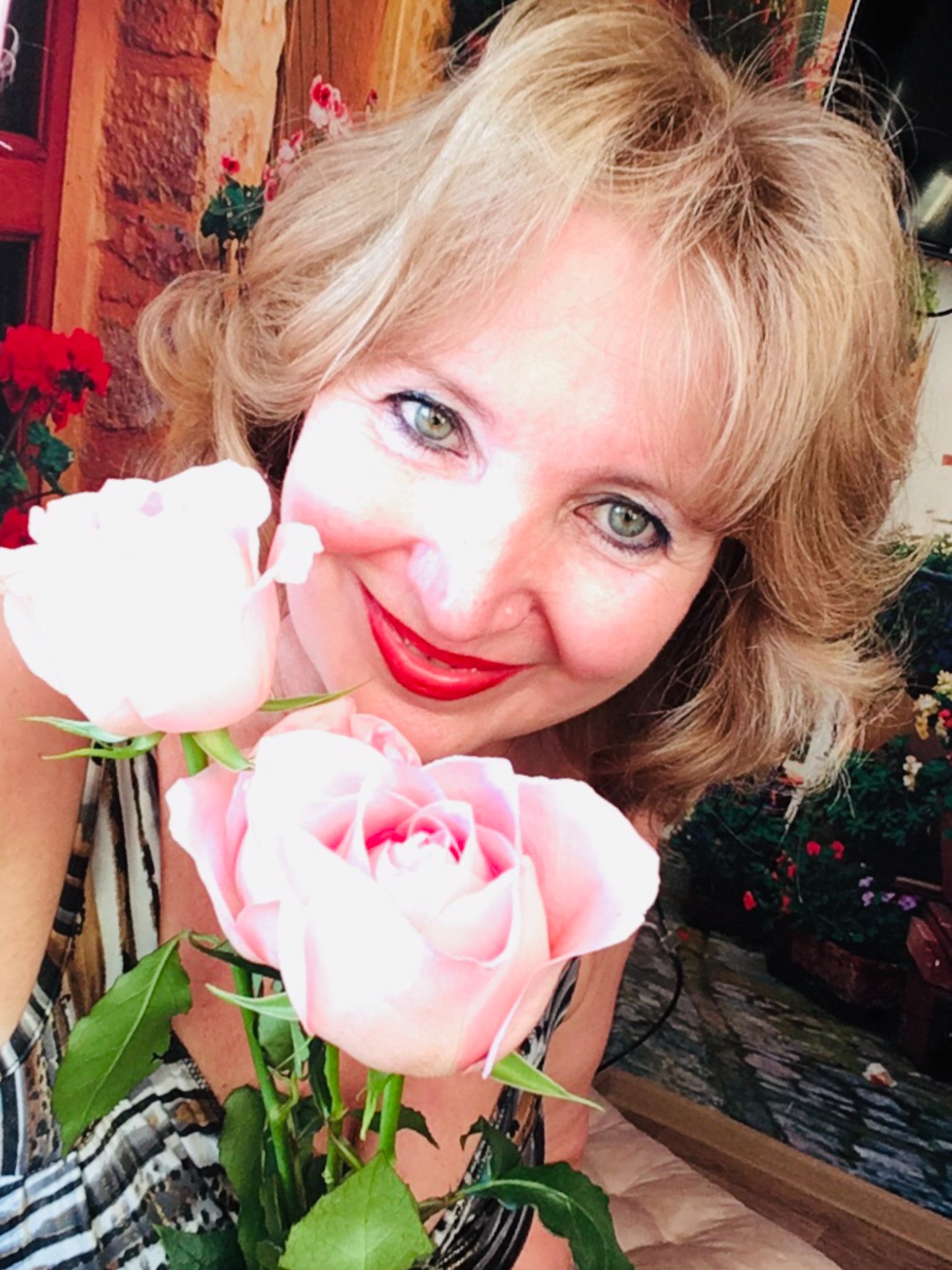 Ты этот мир благословила. Посвящение С. Т. 15010