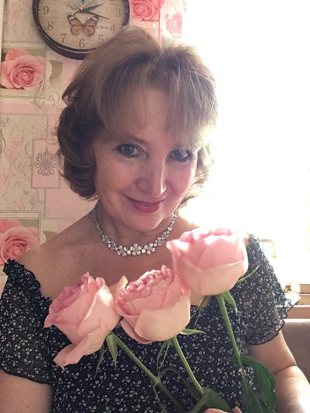 Небесной красотой сияя. Посвящение С. Т. 15056