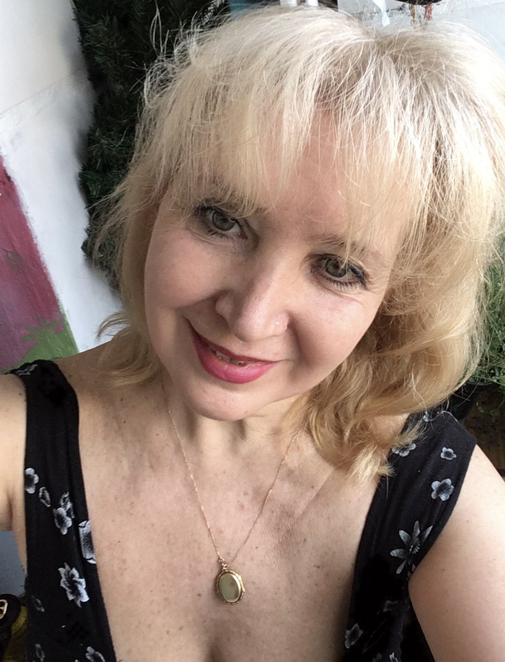 Прекрасна и мила. Посвящение С. Т. 15097