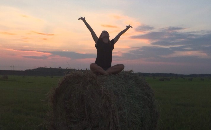 А осень ненадолго к нам явилась