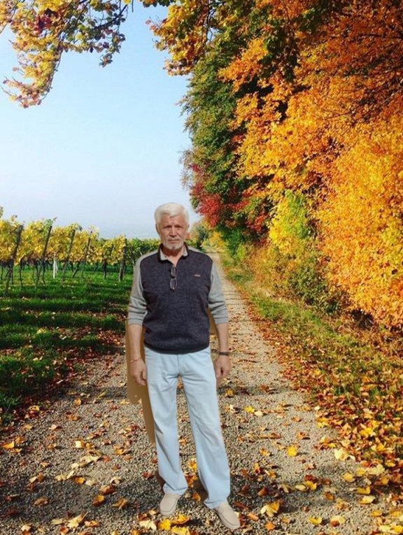 Костер горит, рябины красной... (Андрей Базилевич) / Стихи.ру