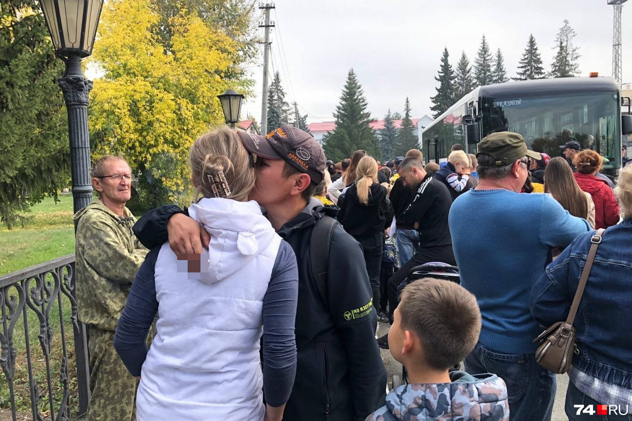 Добровольцы в октябрьском военкомате. Первый очередь мобилизация первой. Районы мобилизации. Мобилизация в башкирии. Районы мобилизации.