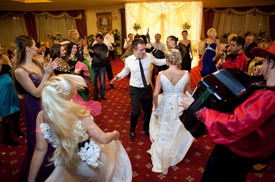 В тех не очень сладких девяностых