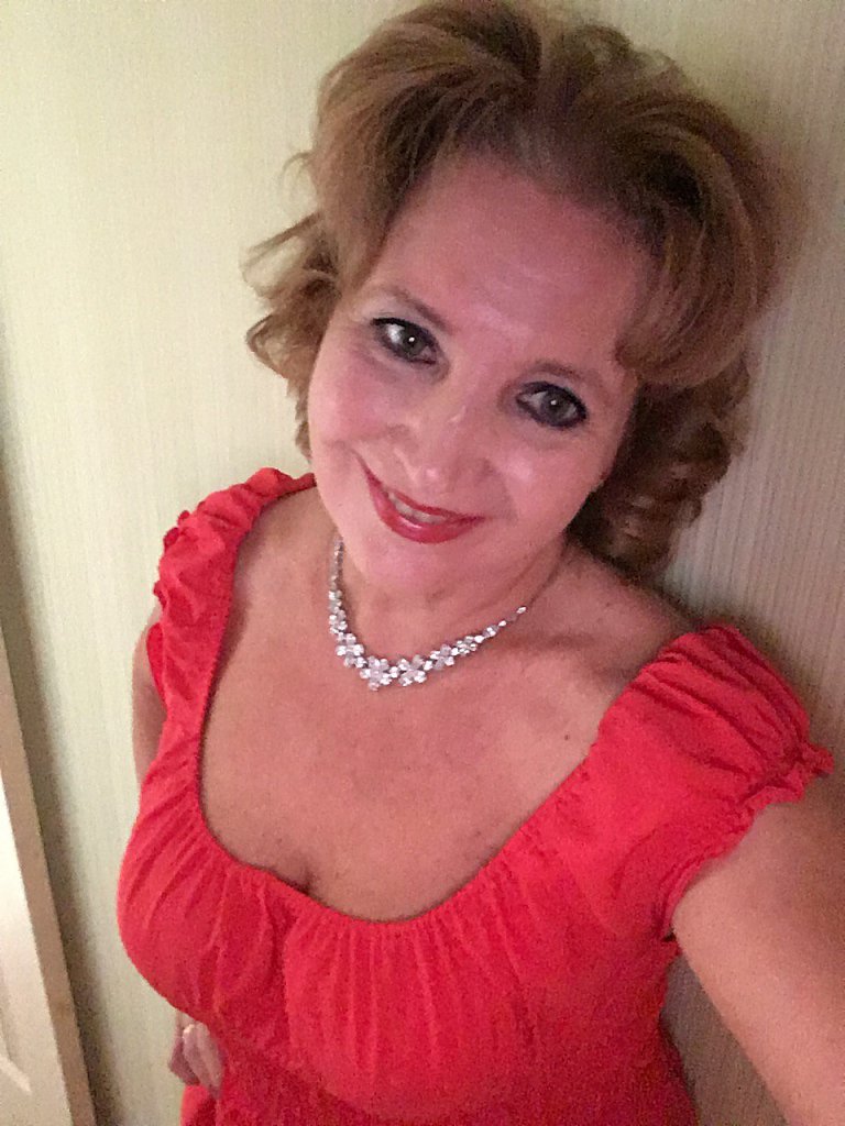 Красотой сияя. Посвящение С. Т. 15316