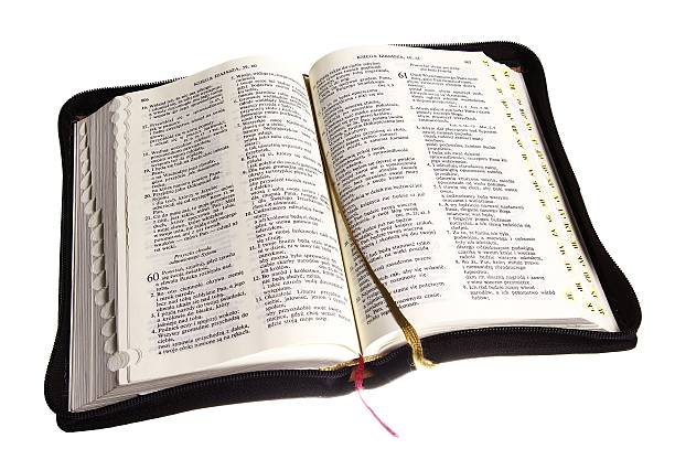Раскрытая библия картинка