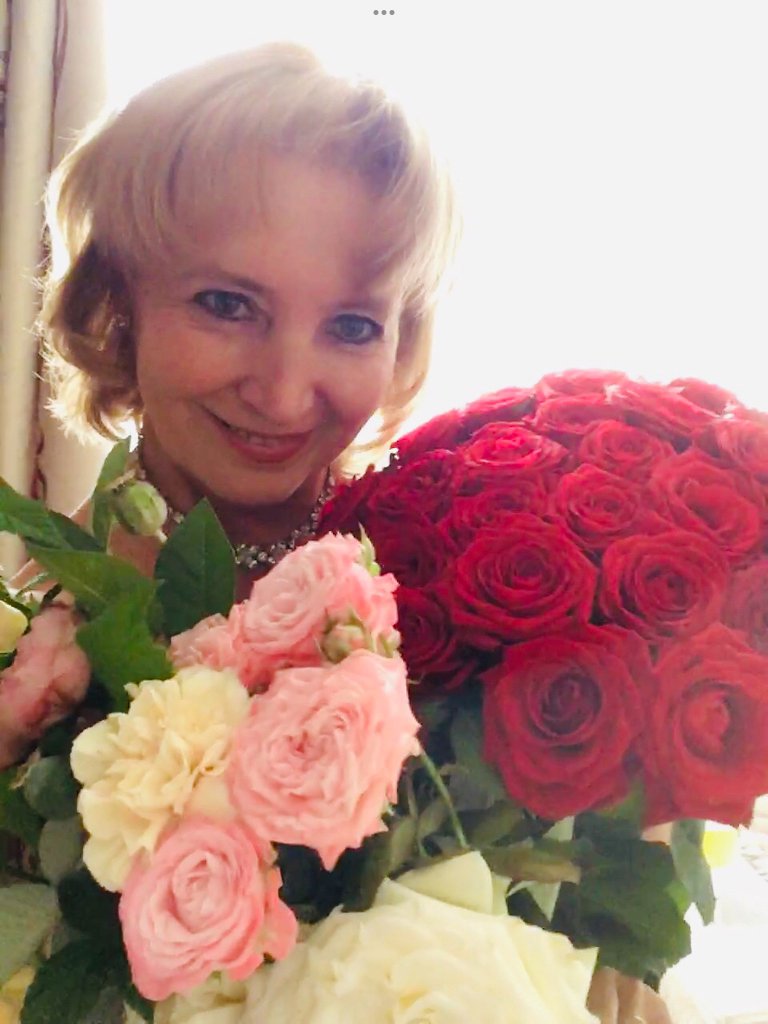 Ты даришь мира свет. Посвящение С. Т. 15419