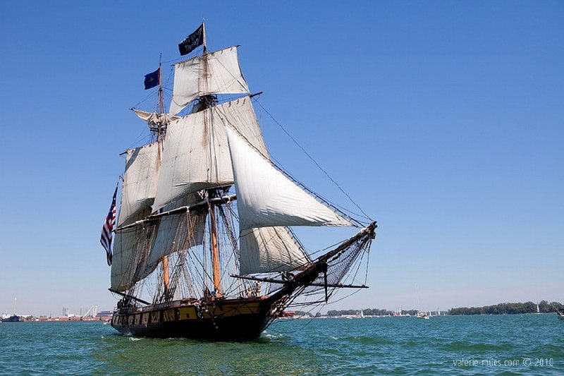 Бриг фрегат. Парусный двухмачтовый Бриг. Бриг — двухмачтовый парусник. Бриг корабль 17 века. Двухмачтовый Бриг Дункан.