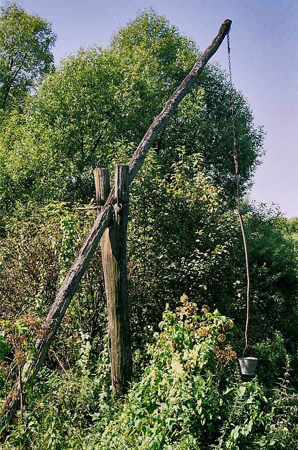 Колодец для деревни обелиском