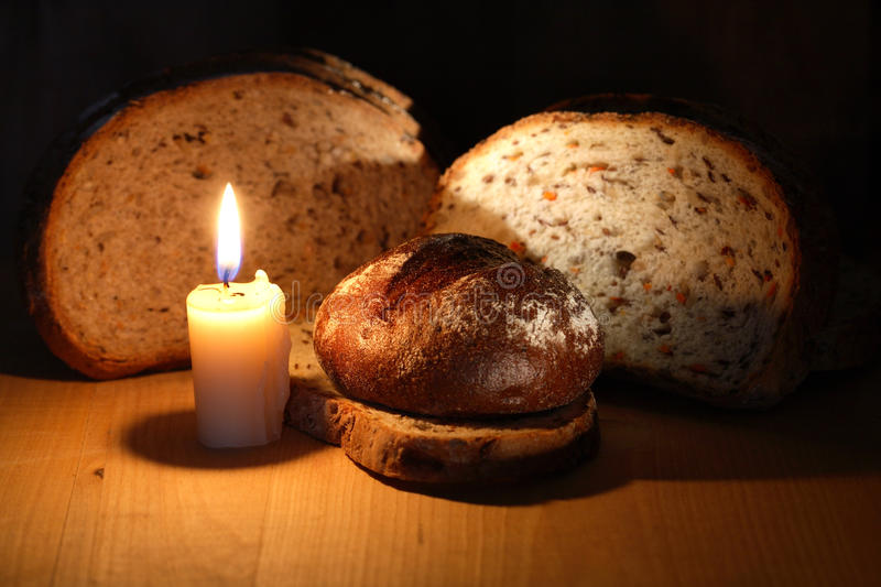 Свеча горела на столе...