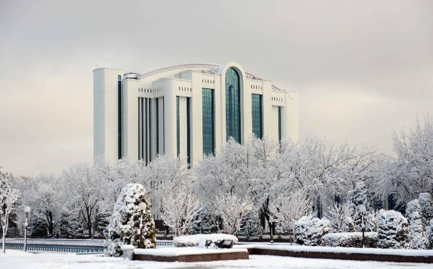 Ташкент январь. Узбекистан Ташкент зимой. Ташкент зимой 2022. Зима в Узбекистане Ташкент. Tashkent City Ташкент зима.