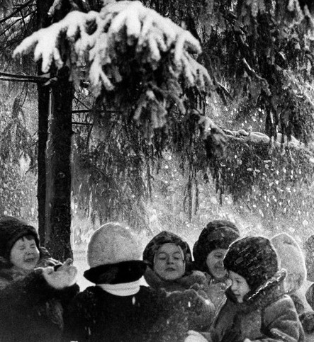 Декабрь - тропинка в детство