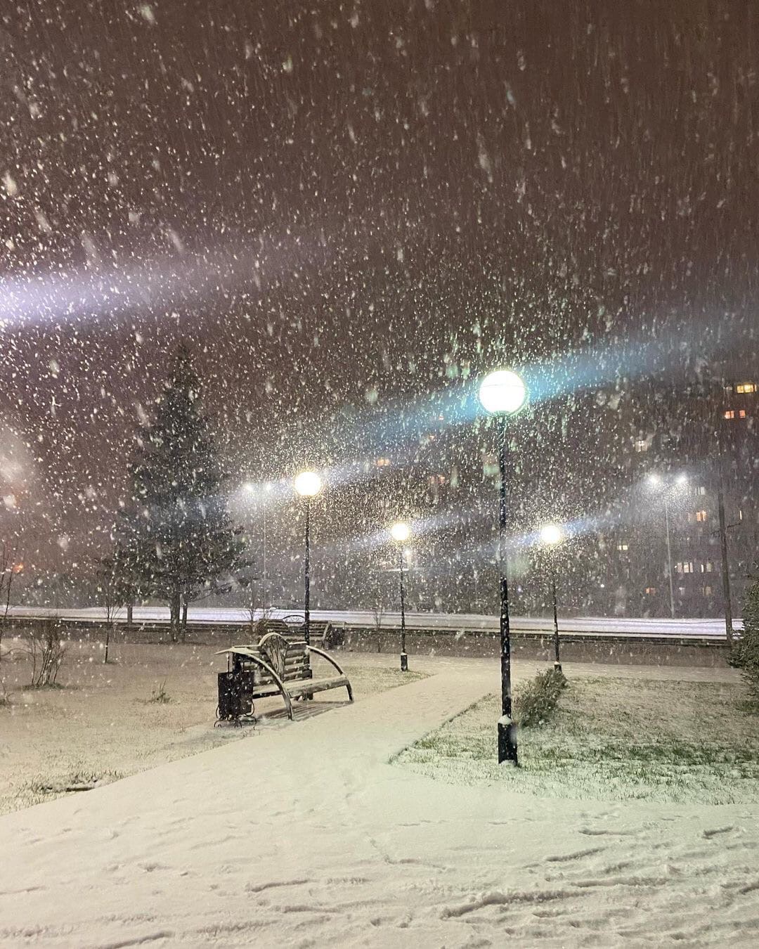 как сделать в тг чтобы шел снег. снегопад. старый оскол зима. снегопад анимация. климат старый оскол.